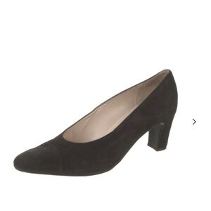 VINTAGE CHANEL HEELS Size 8